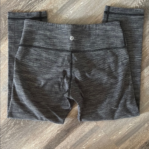 lululemon athletica Pants - Lululemon Athletica Gray Cropped Leggings